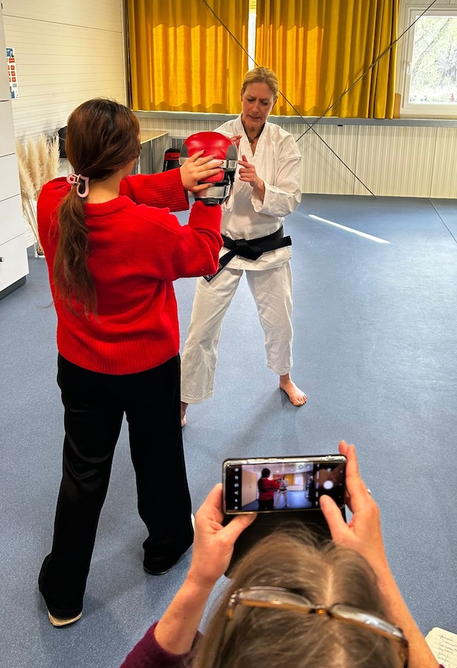 24ea735a 5acc 4053 8e58 07004a8b66a8